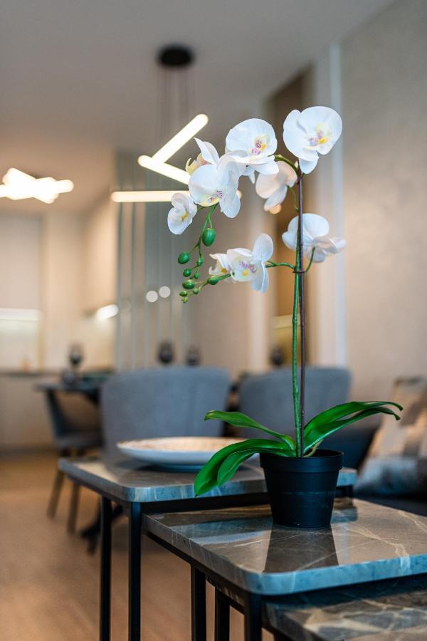 Sky Symphony Apartment Varna Exterior photo